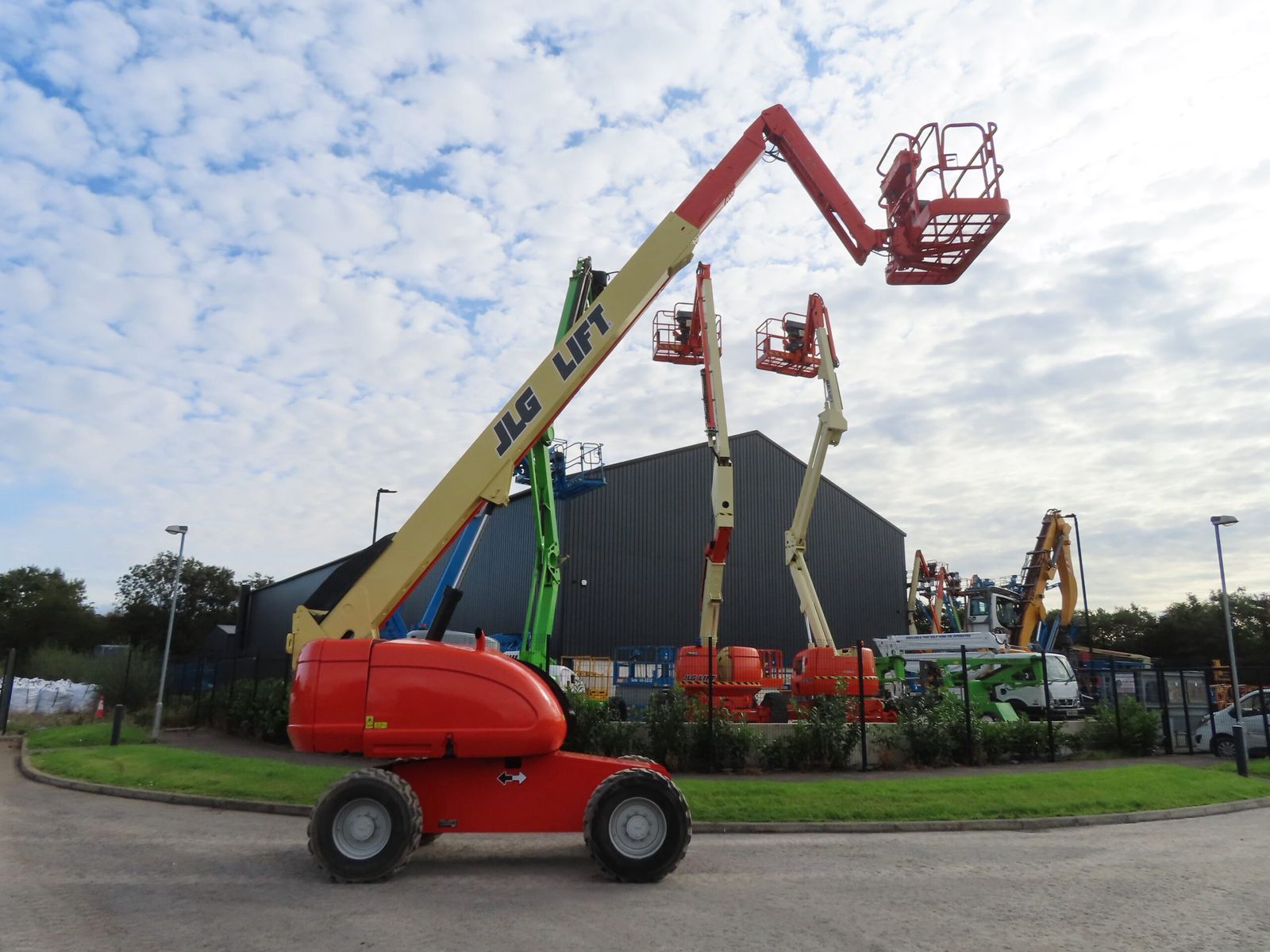 60 Ton Tyre Mounted Crane